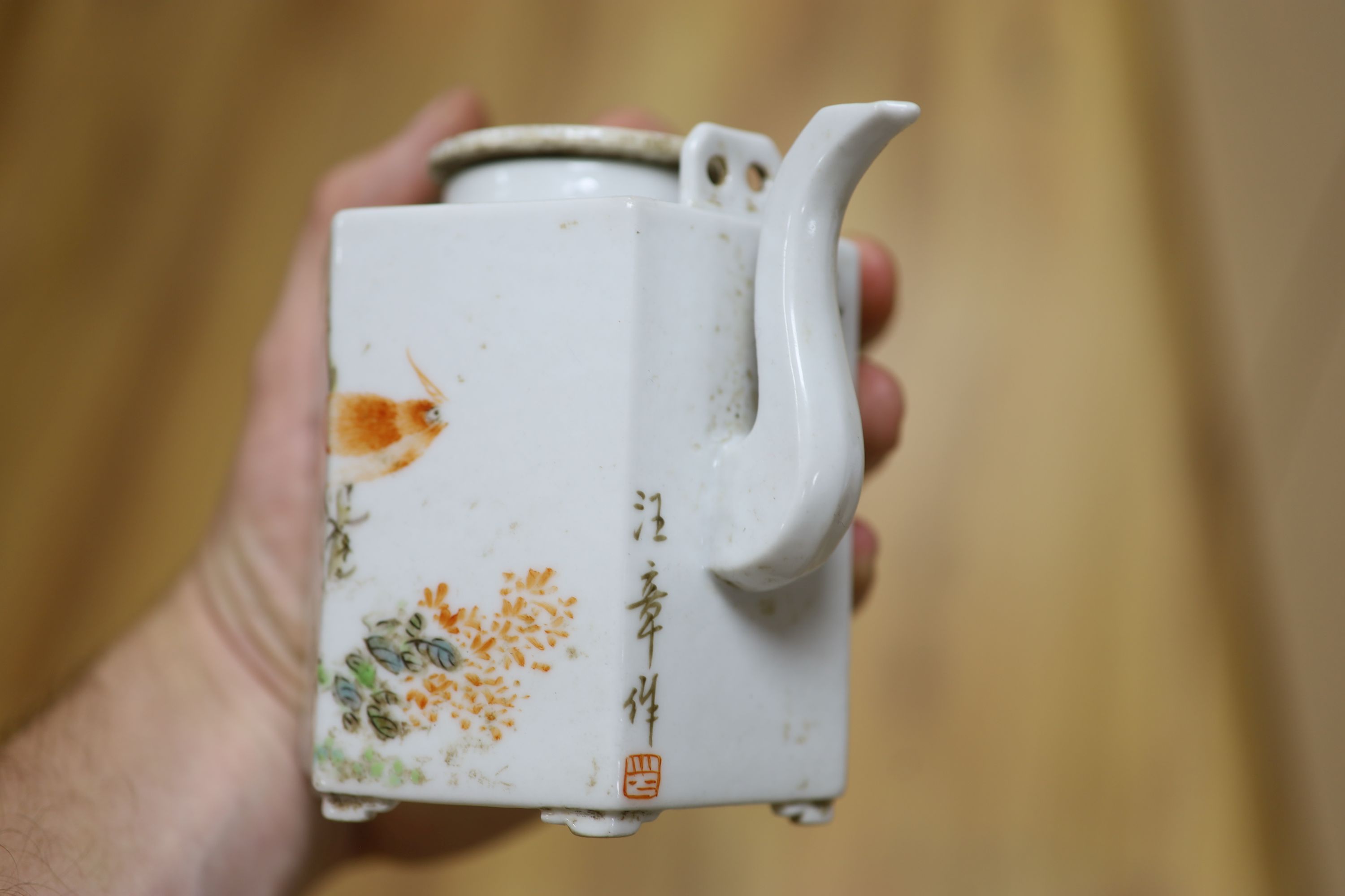 A Chinese famille rose hexagonal teapot, height 11cm